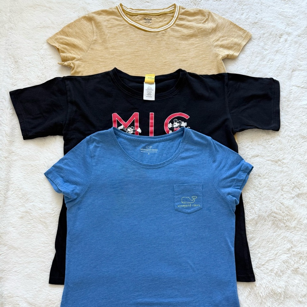 Bundle of women tshirts size S